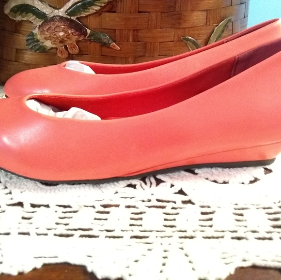 Shoes - Picture 2 of 6